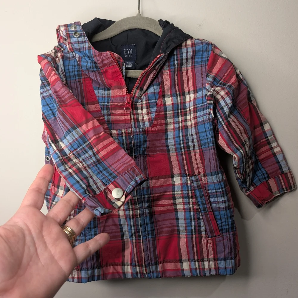 🌧️ Baby Gap Red & Blue Plaid Rain Jacket — Size 2T‎